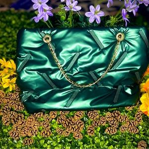 Green purse